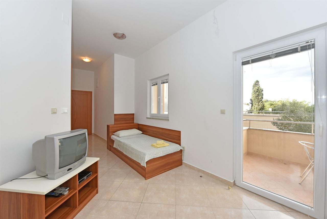 Apartma Karolina *