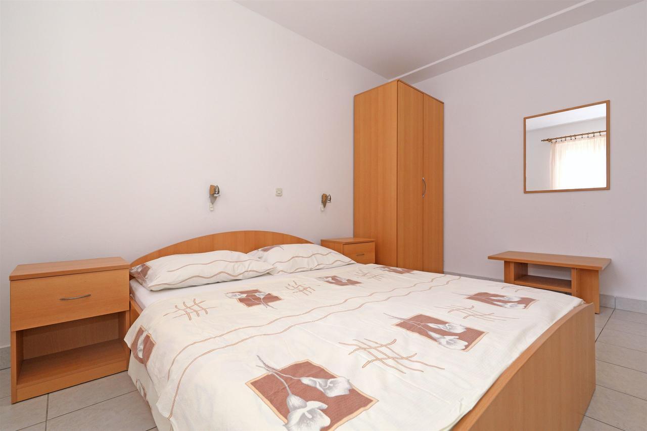 Apartma Karolina *